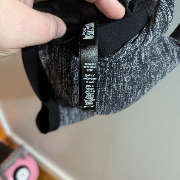 Victoria Secret size 38 D sport bra - Picture 3 of 3